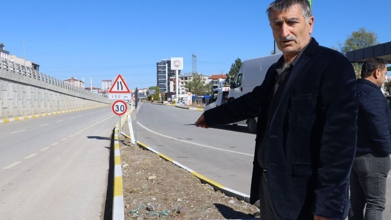 Esnaf: Artık müşteriler havadan 'uçan arabalarla' gelsinler dedi!