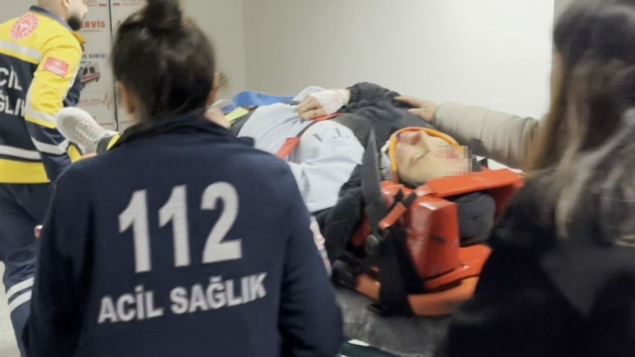 Aksaray’da traktöre çarpan kamyonetteki bir kişi yaralandı
