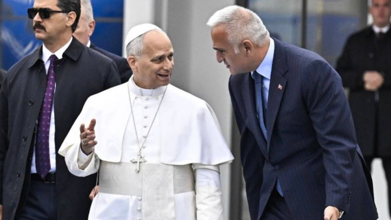 Bakan Ersoy, Papa 14. Leo’ya teşekkür etti!