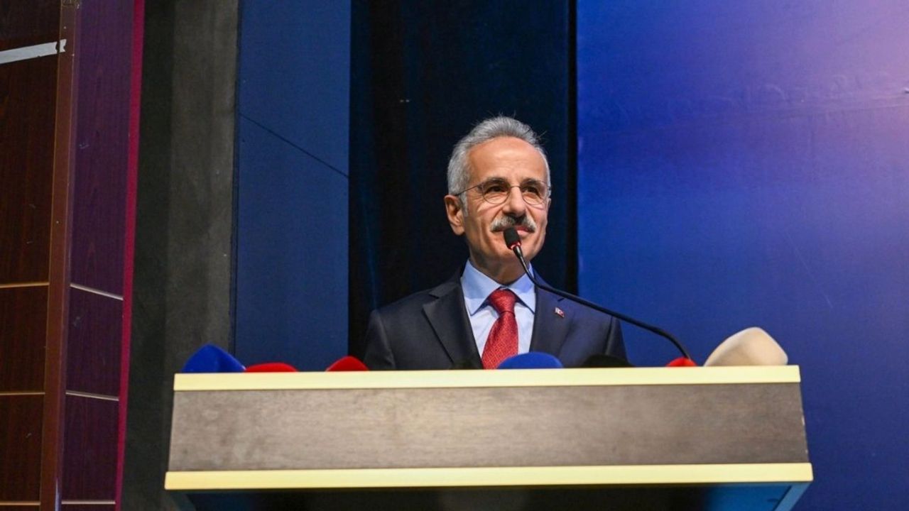 Bakan Uraloğlu “Yolun her kilometresi emekle yazılıyor”