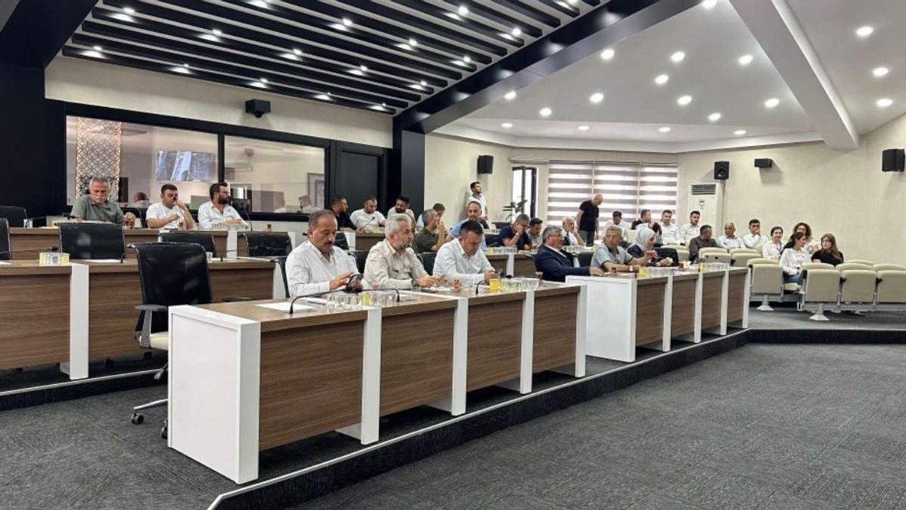 Başkan Özdemir CHP'li üyeye meydan okudu: 'İddialarını kanıtla istifa edeceğim'