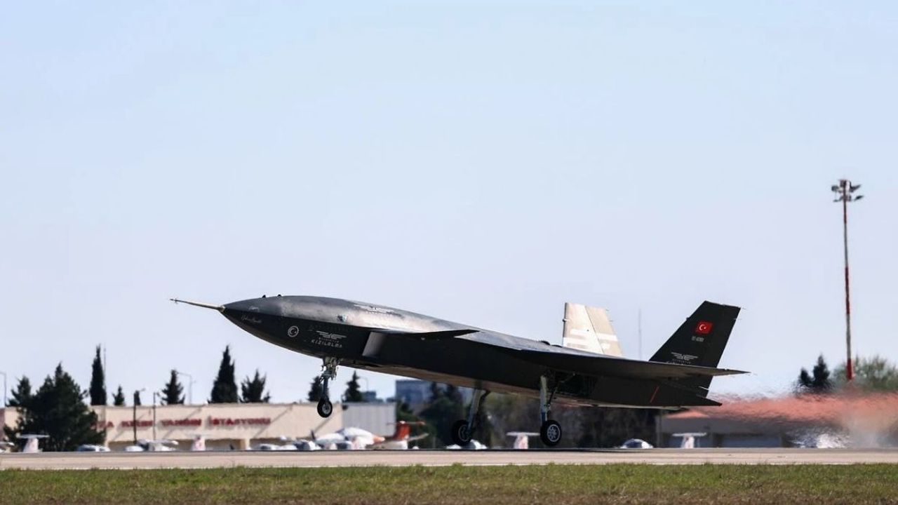 Bayraktar KIZILELMA’dan dünyada bir ilk: Toygun ile görmeden vuracak