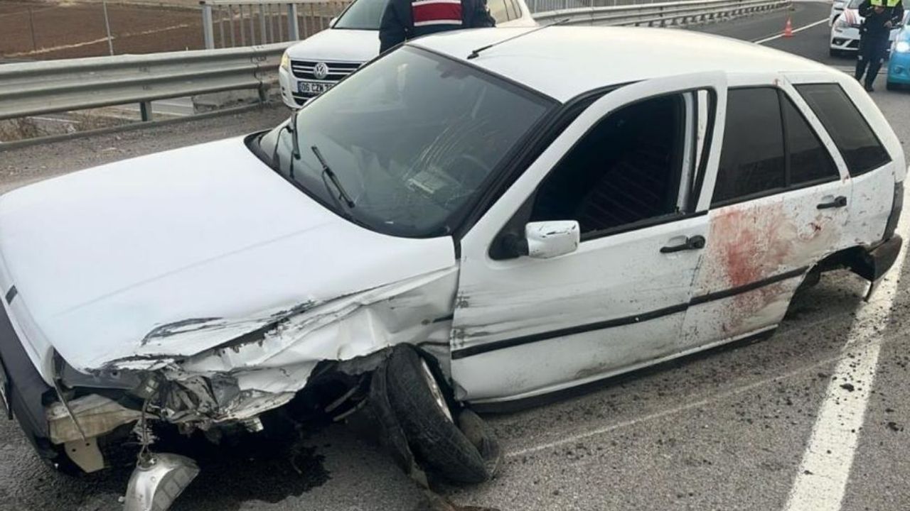 Kayseri’de otomobil yoldan çıkarak devrildi: 1 ölü