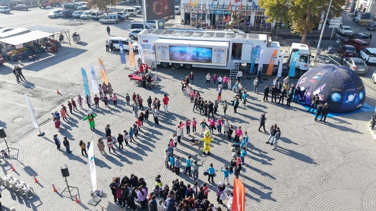 Kayseri’nin Mobil Bilim Tırı İlk Kez İncesu’da Perde Açtı: Yoğun İlgi!