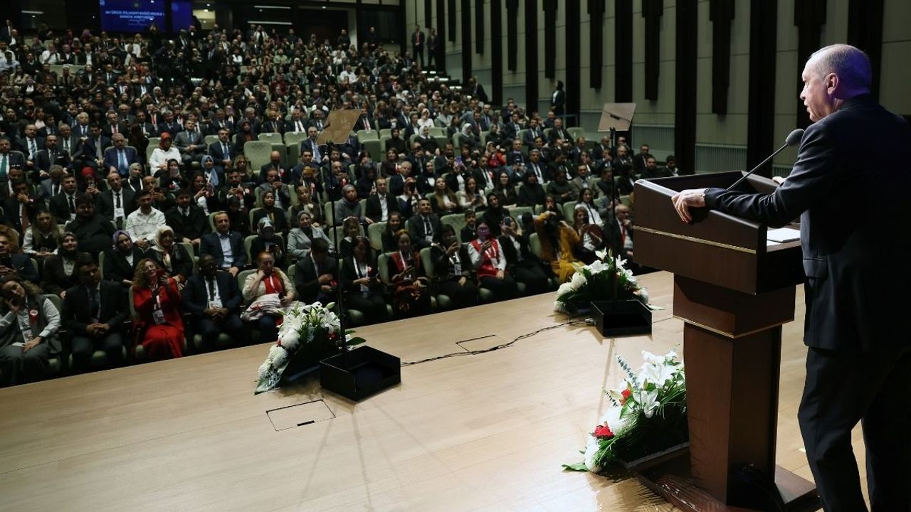 Binlerce öğretmeni ilgilendiriyor: Erdoğan’dan 15 bin öğretmen atama programında net mesaj