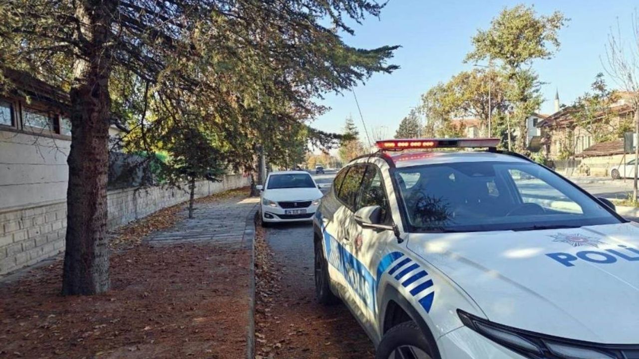 Kayseri'de Ejder Makina sahibi Hayrullah Eğin, oğlu tarafından bıçaklanarak öldürüldü.