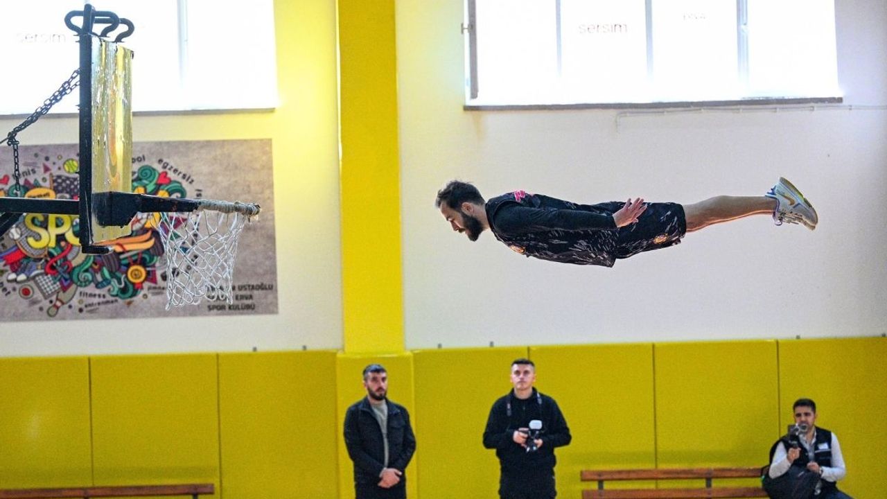 Kayseri’de 62. ERVA Spor Kulübü açıldı: Açılış gösterisi nefes kesti