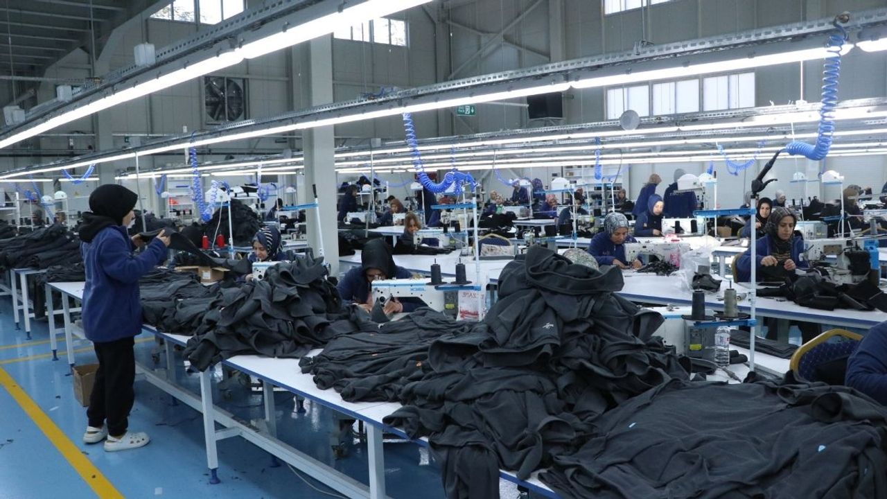 Kayseri’de eski cezaevi, İş insanı sayesinde 100 kadının ekmek kapısı oldu!