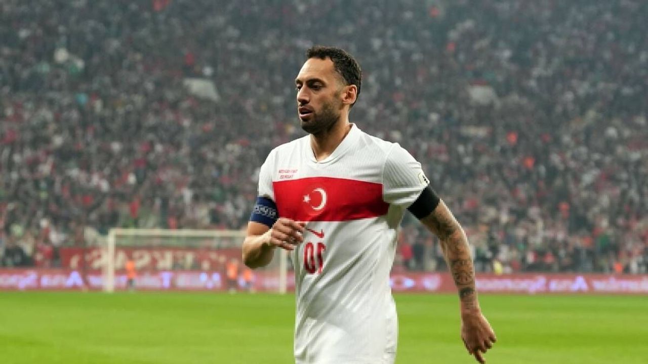 Hakan Çalhanoğlu Milli Takım tarihine geçti