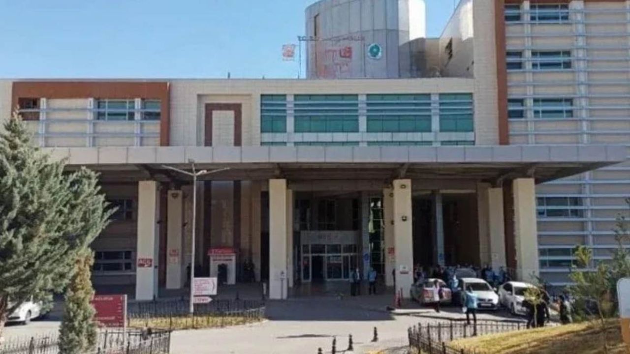 Aile yemeği faciaya dönüştü: 11 kişi zehirlenerek hastaneye kaldırıldı!