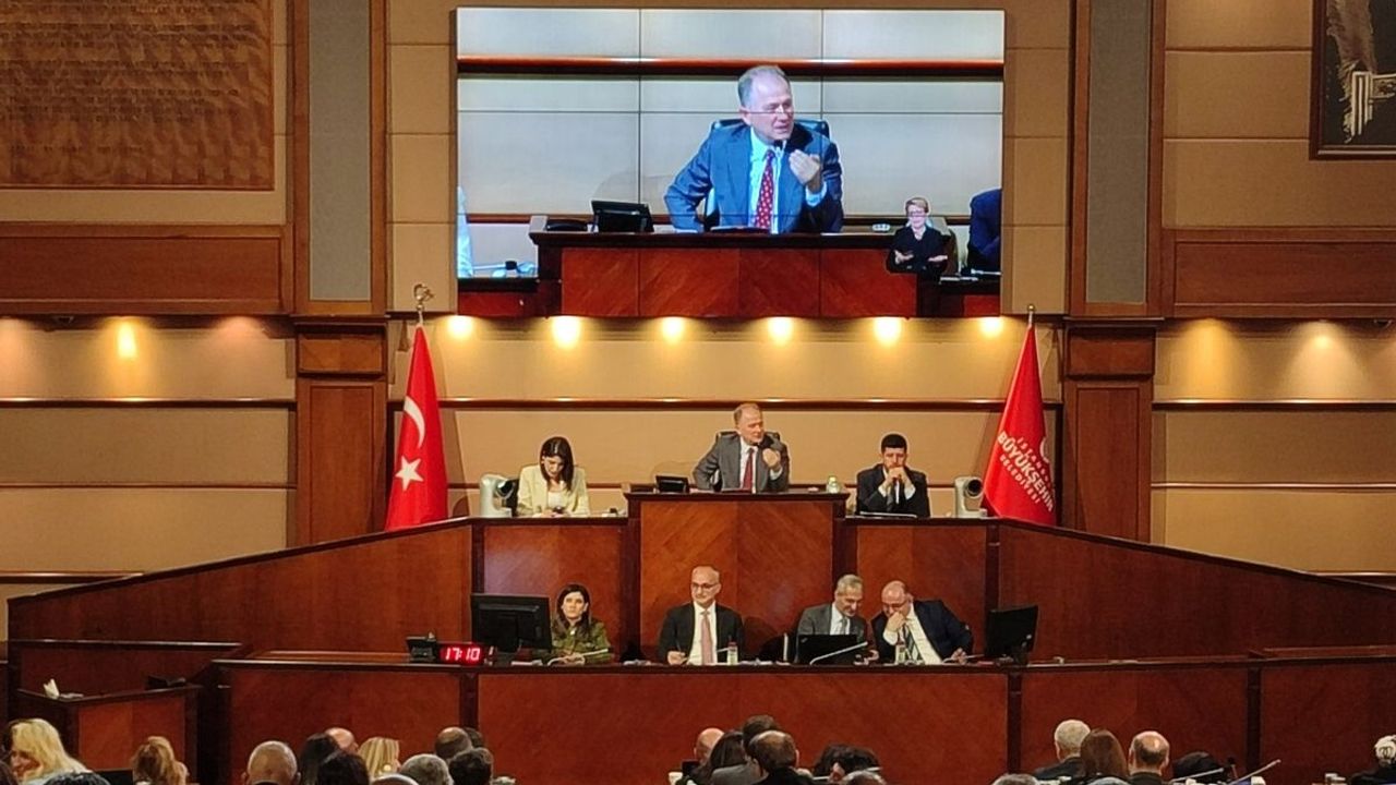 İBB Meclisi'nde ‘iddianame’ gerginliği