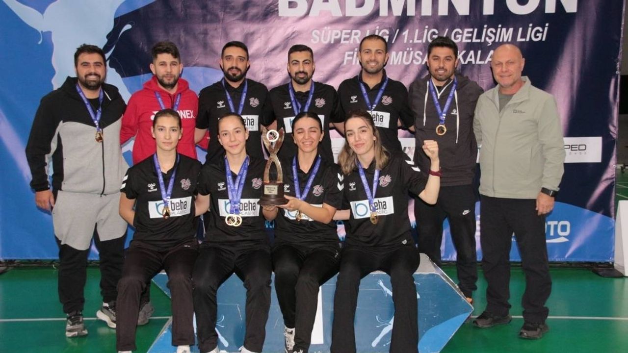 Kayseri Badminton Spor Kulübü namağlup şampiyon oldu