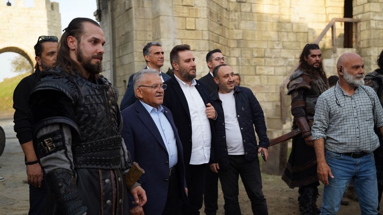 Memduh Büyükkılıç’tan Bozdağ filmine özel inceleme