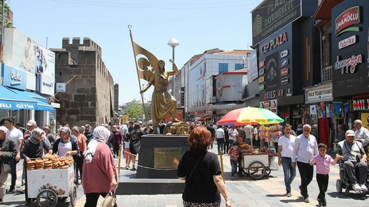 Kayseri'de seyyar gıda satıcılarına dikkat! Denetimsizlikten zehirlenme riski çok yüksek!