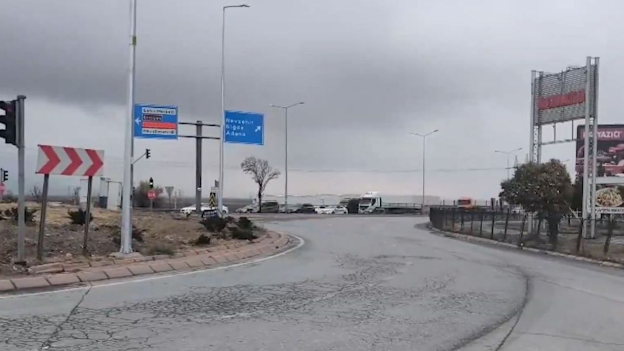 Kayseri’de kar yağışı etkili oldu: Kayseri İl Emniyeti yol durumu için uyardı