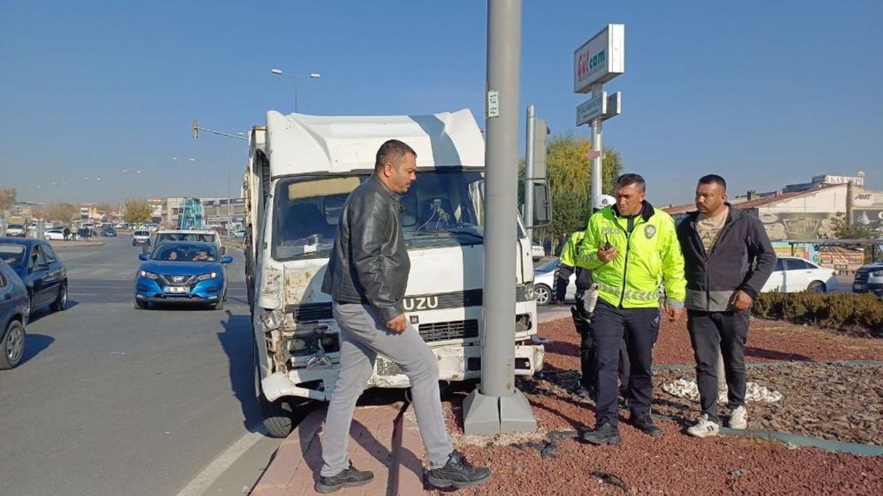 Kayseri’de zincirleme kaza : 5 araç 5 yaralı