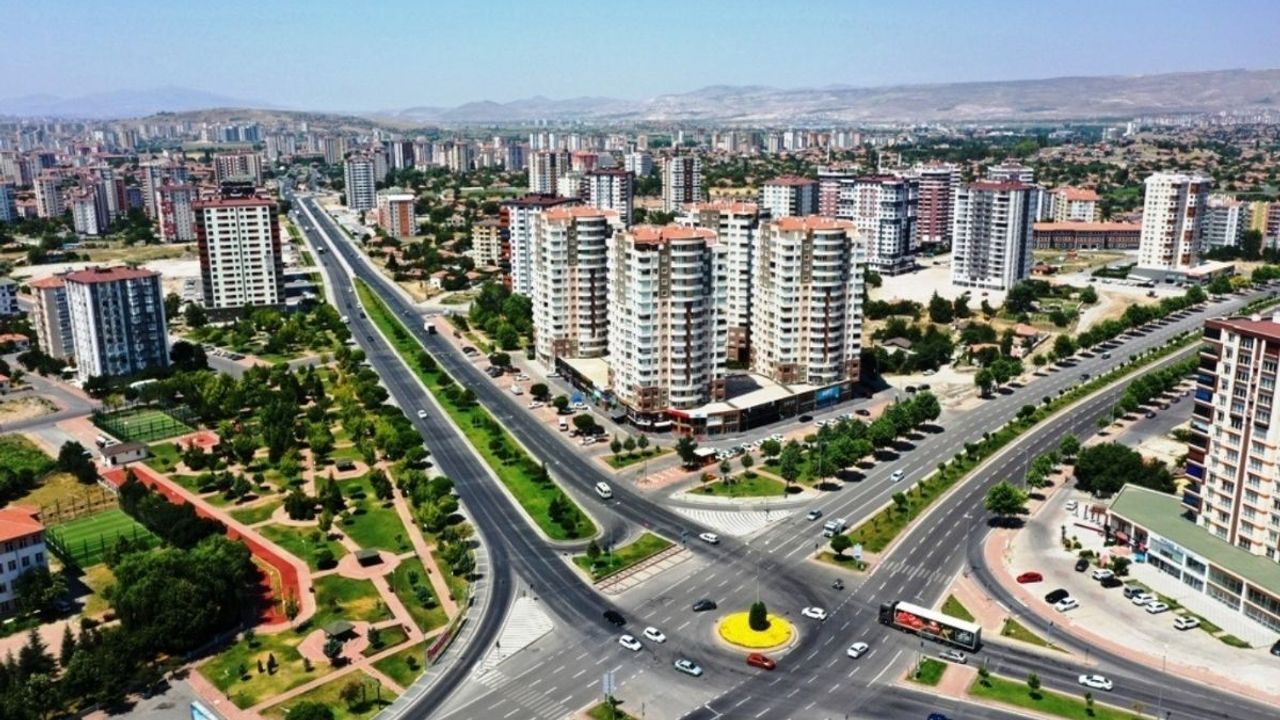 Kayseri’de 5 bin 936 konutluk dev projede 4 bin 35 anahtar teslim edildi