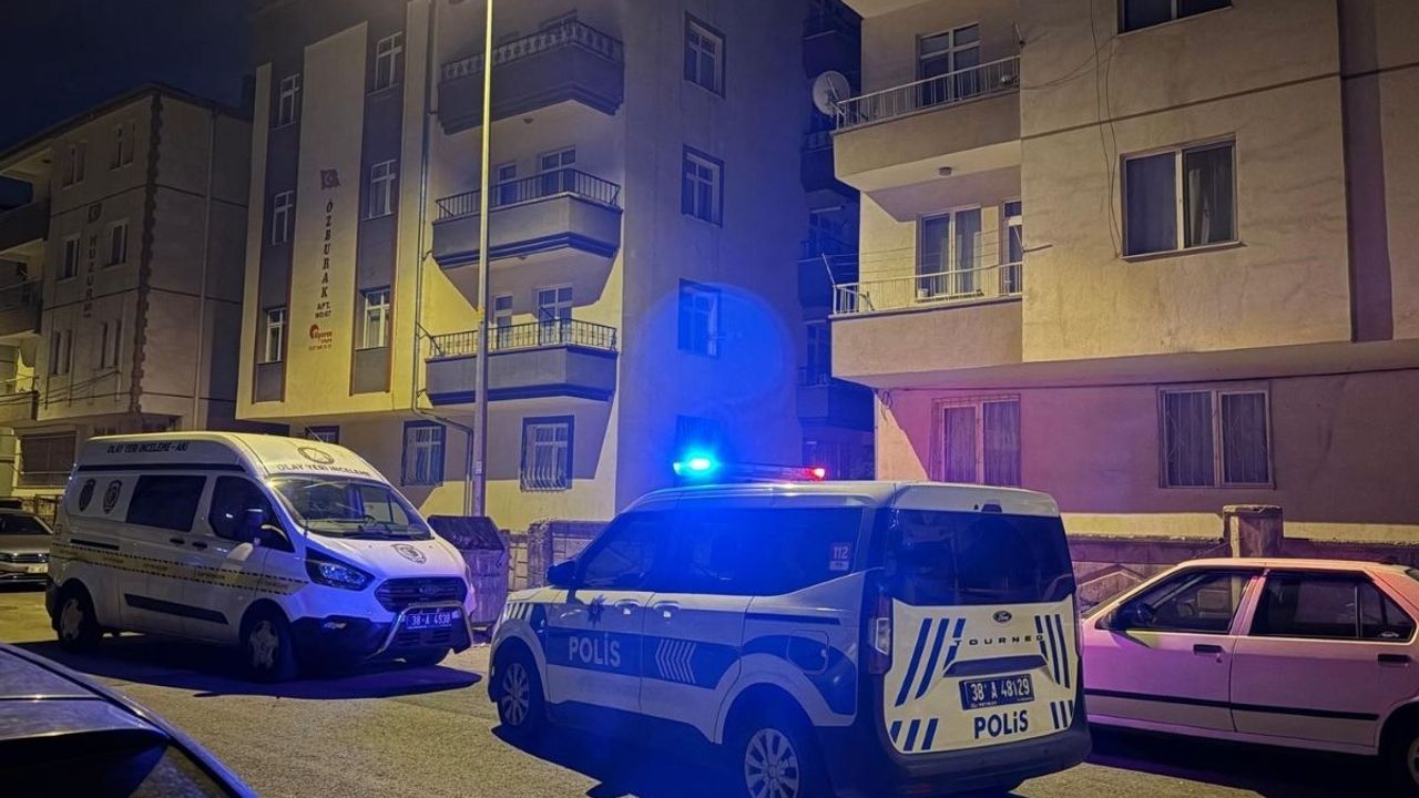 Kayseri’de karı-koca arasında bıçaklı kavga: 2 kişi yaralandı