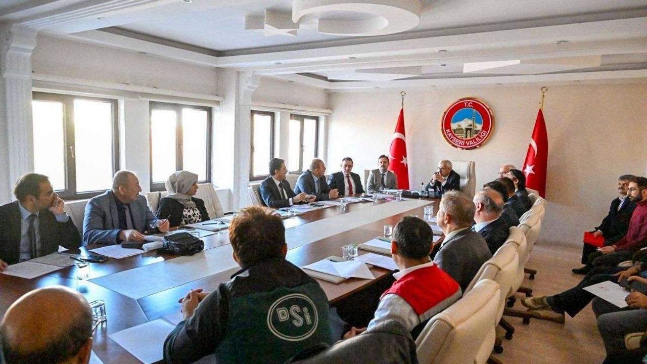 Kayseri'de kuraklık alarmı: Tarımsal kuraklık il kriz merkezi toplandı!