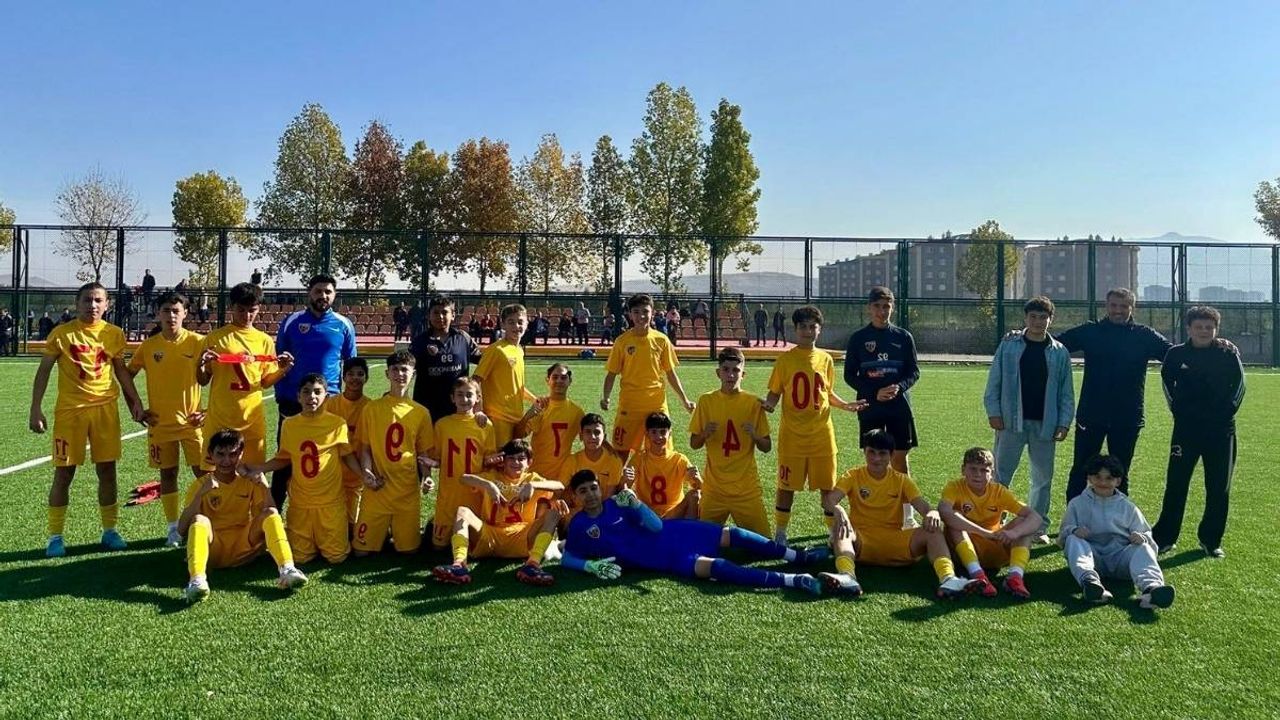 Kayserispor'un gençleri fırtına gibi ! Tam 10 gol