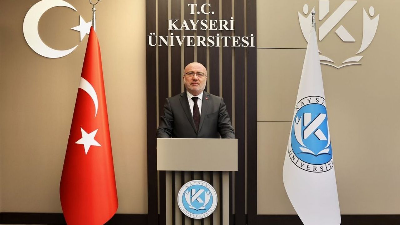 KAYÜ Rektörü Karamustafa: Atatürk’ü minnetle anıyoruz