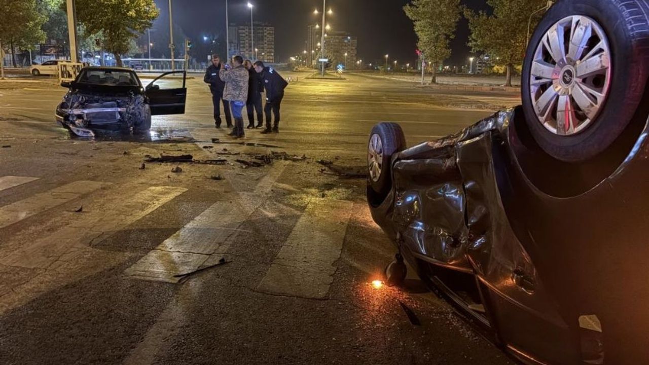 Kayseri Keykubat’ta kaza: Biri takla attı iki araba pert oldu