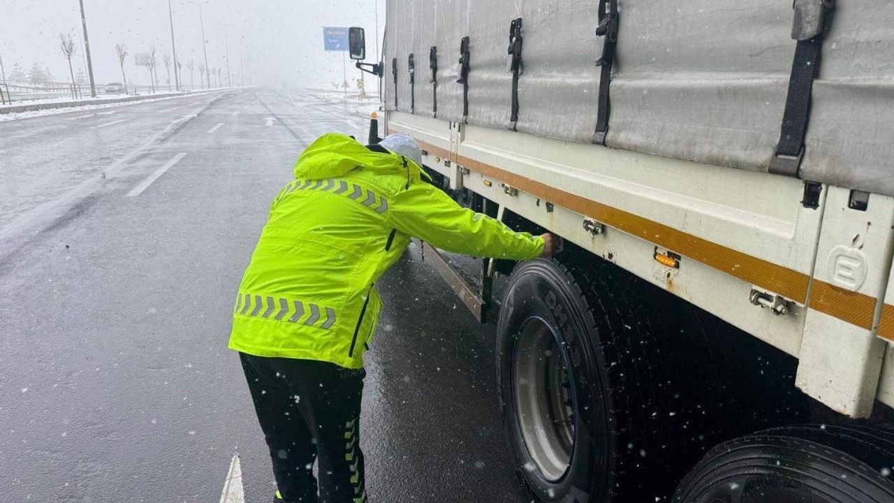 Kayseri’de kış lastiği denetimleri başladı