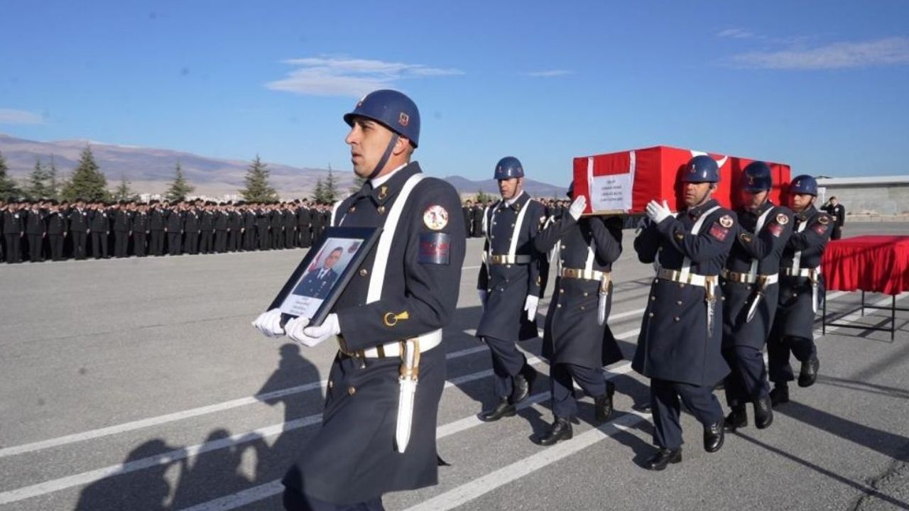 Kayseri yolunda vefat eden Jandarma Astsubay'a askeri tören düzenlendi