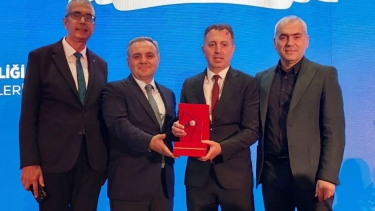 Kayseri'de 'Üstün Başarılı Genç Bilim İnsanı' seçilen akademisyenden yeni başarı!