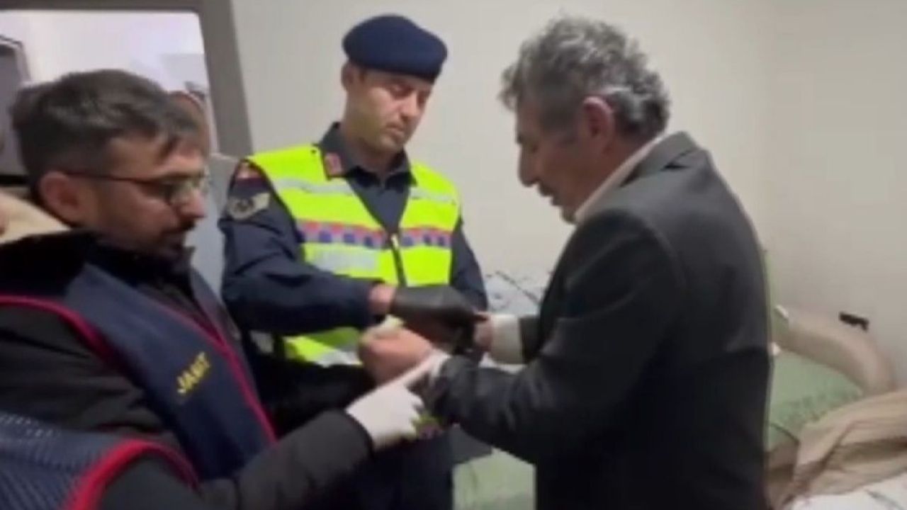 Kardeşini öldüren adam 22 yıl sonra annesinin evinde yakalandı!