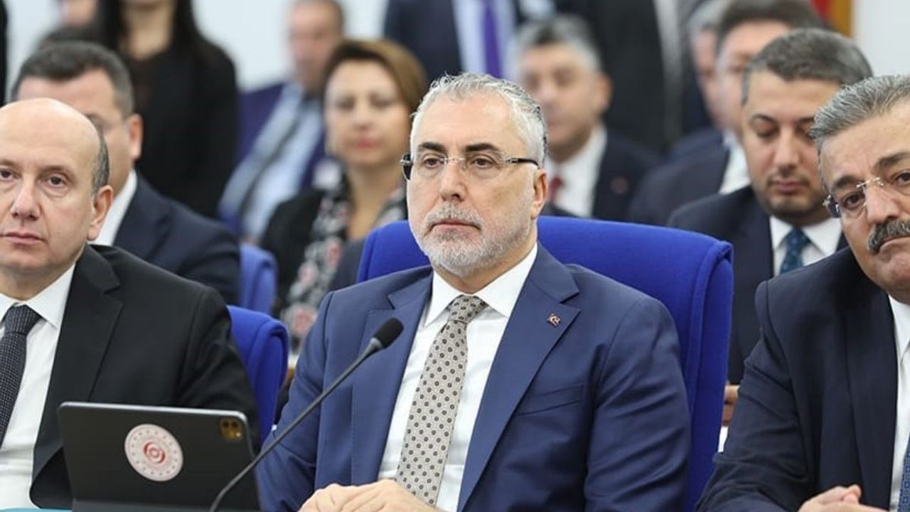 Bakan Işıkhan açıkladı: İşsizlik düşüyor, istihdam rekor seviyelere ulaşıyor!