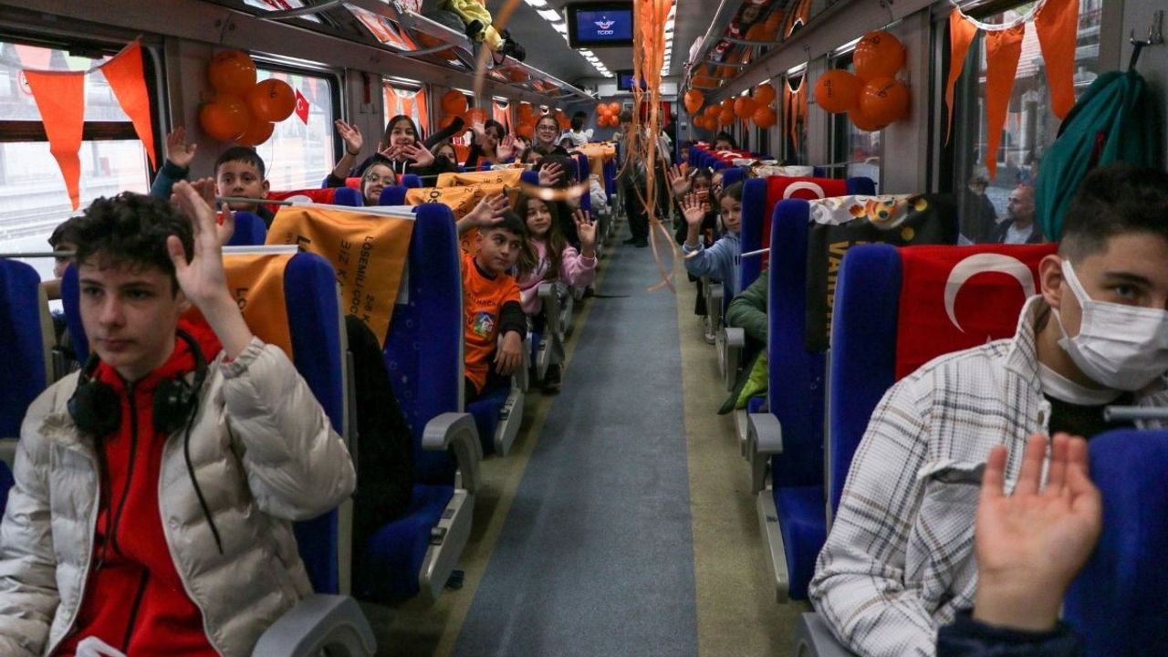Lösemili çocuklar haftasında: Bir tren dolusu umut Ankara’dan Kayseri’ye yola çıktı
