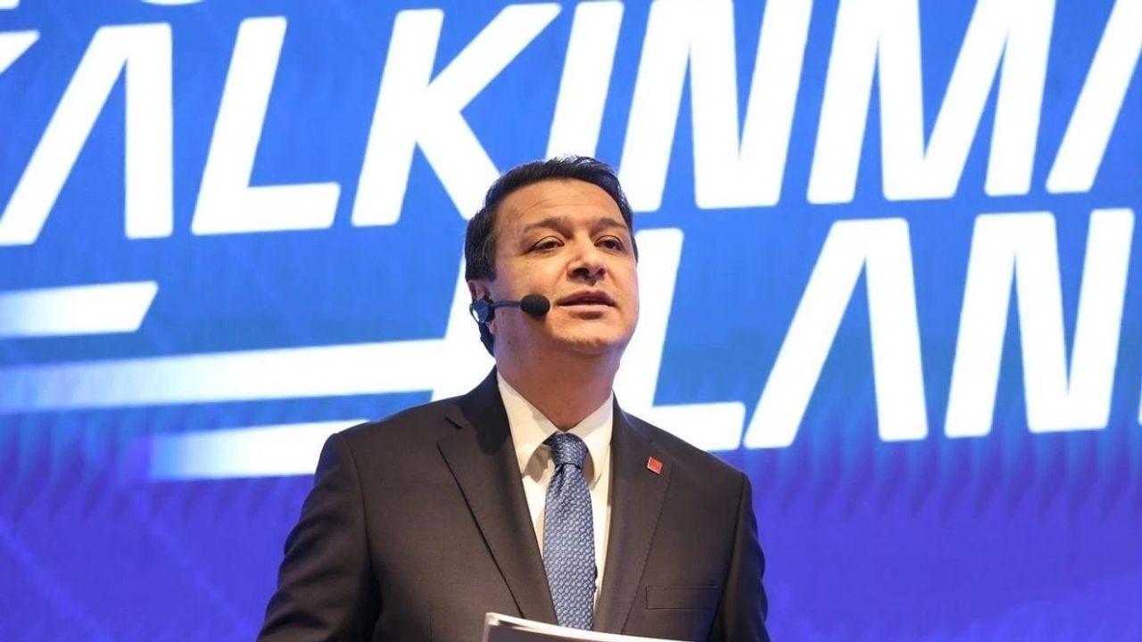 Mahmut Arıkan’dan dikkat çeken çıkış: 'Yeni bir Vatikan mı kuruluyor?'