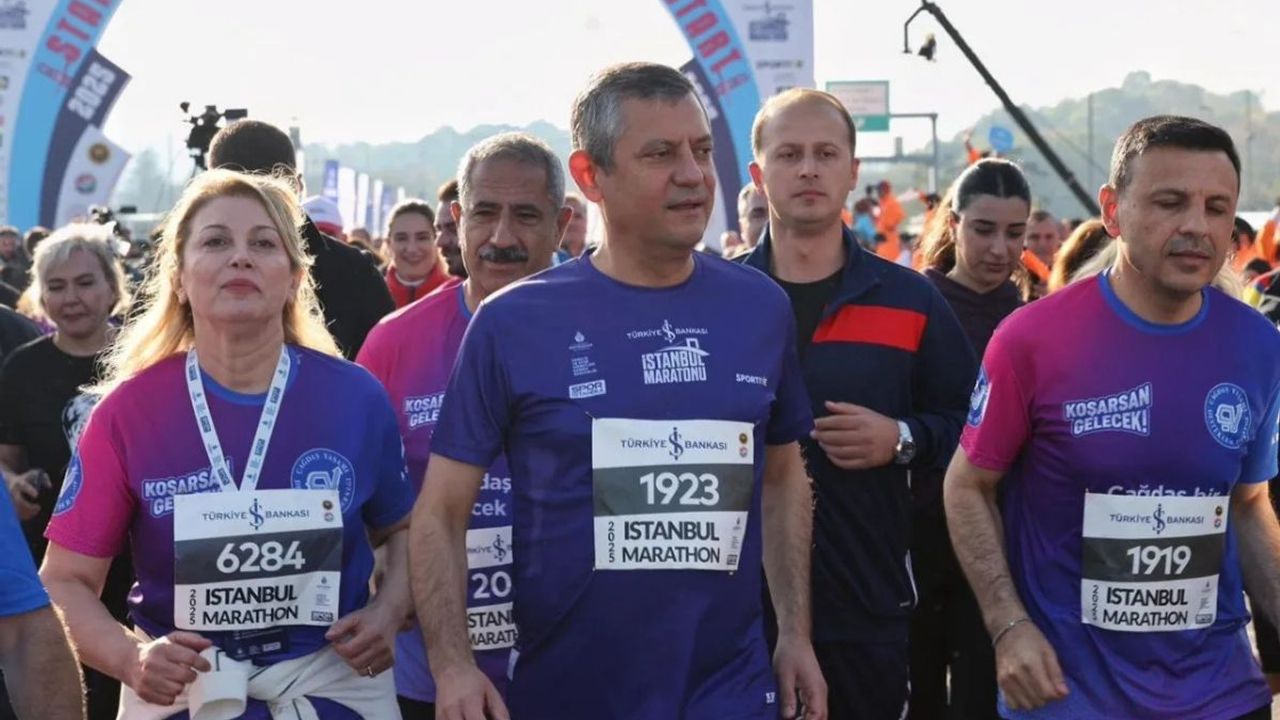 Maratonu tamamlayan Özgür Özel: Ev sahibi hücreden burayı izliyor