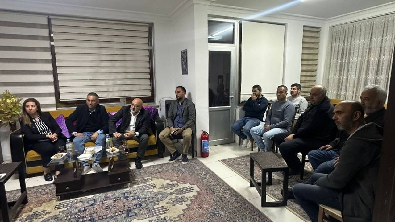 AK Parti Kayseri Milletvekili Murat Cahid Cıngı bina görevlilerinin dertlerini dinledi