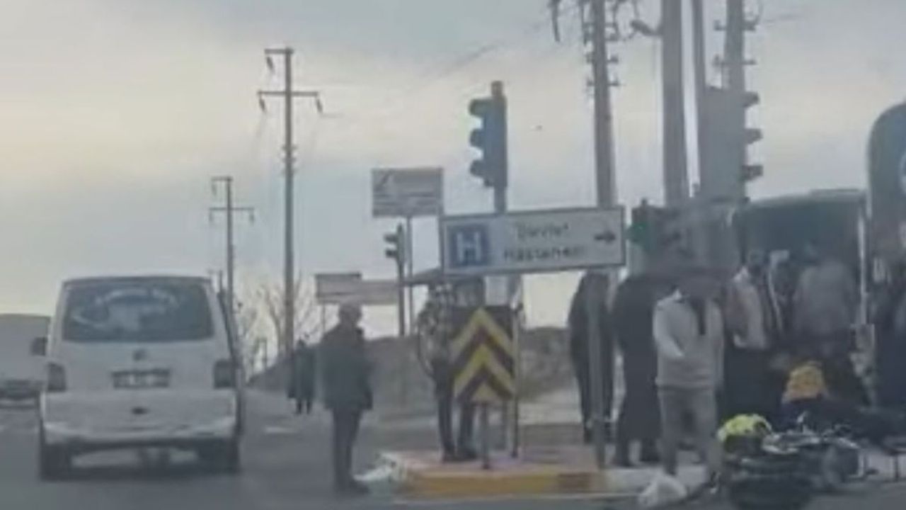 Niğde'de otomobil ile motosiklet kafa kafaya çarpıştı!