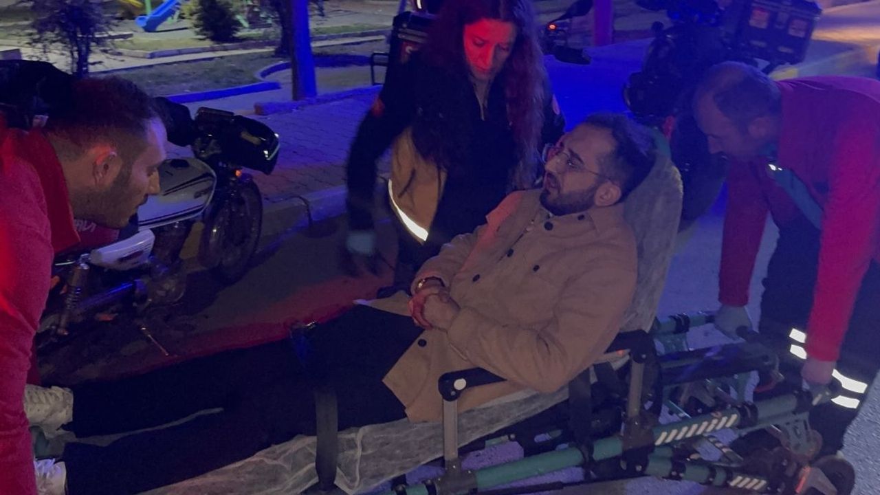 Gece yarısı parkta oturan gence bıçaklı saldırı!