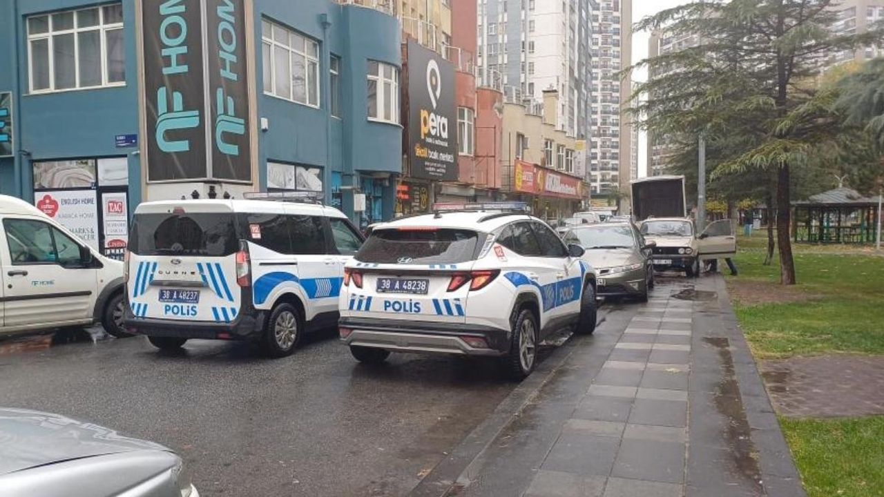 Kayseri Sahabiye'de bıçaklı kavga: 1 yaralı