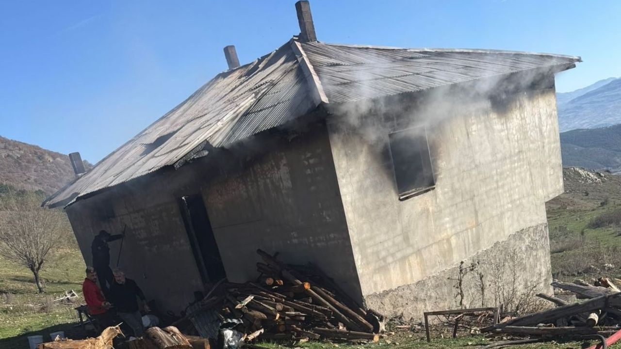Yayla evi alev alev yandı!