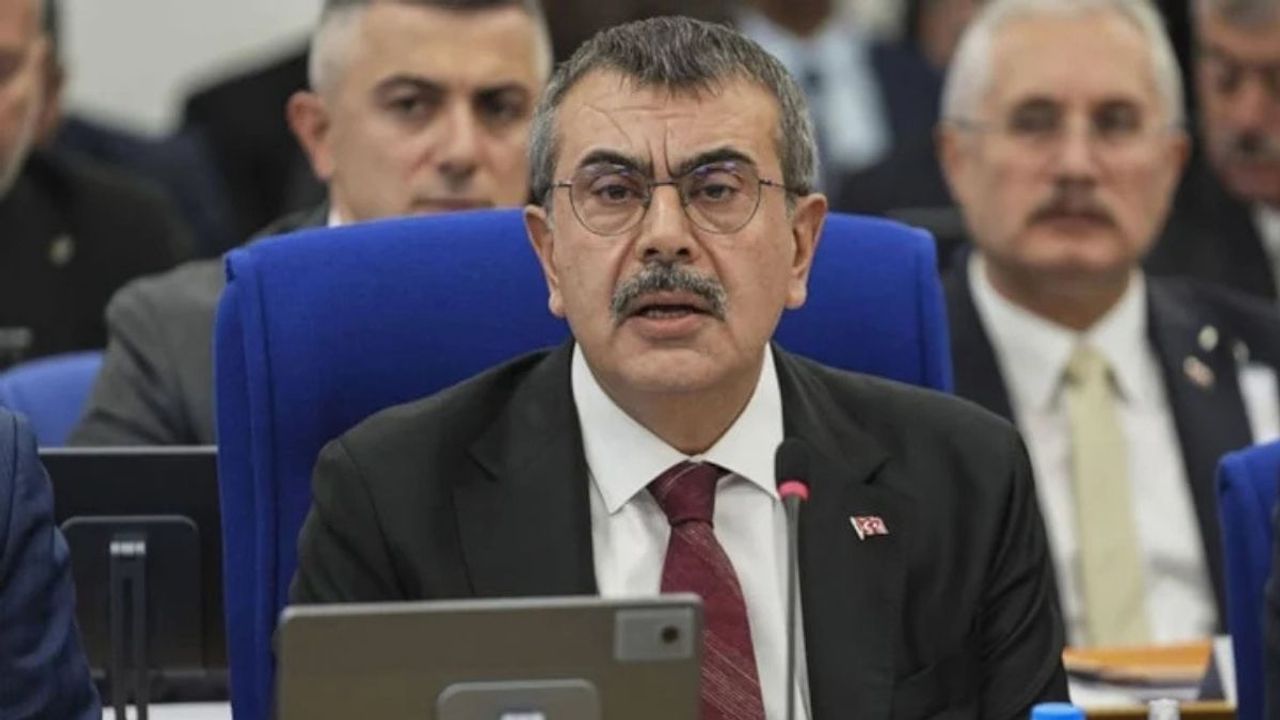 Milli Eğitim Bakanı Yusuf Tekin kızını neden özel okulda okuttuğunu açıkladı