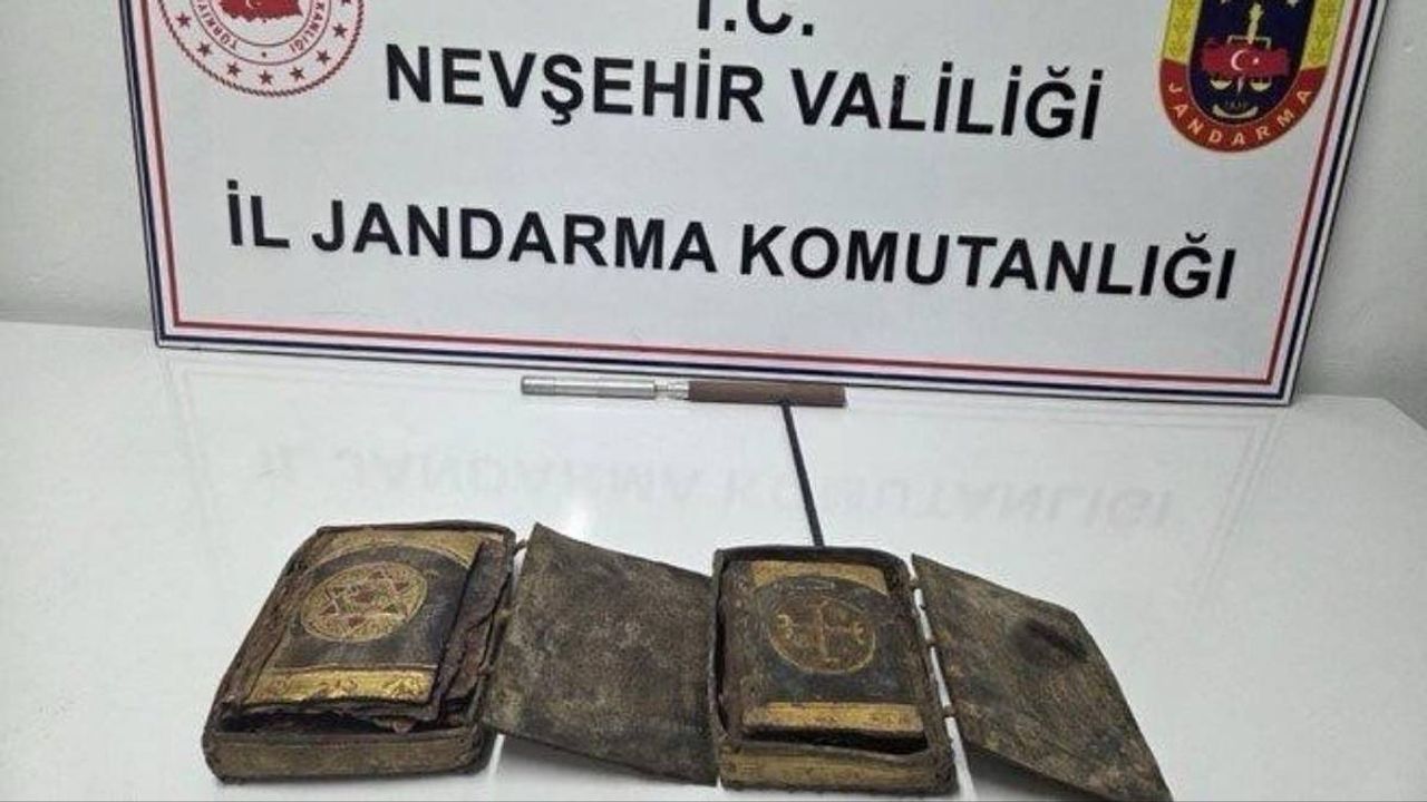 Nevşehir’de tarihi eser olarak değerlendirilen 2 adet Tevrat ele geçirildi