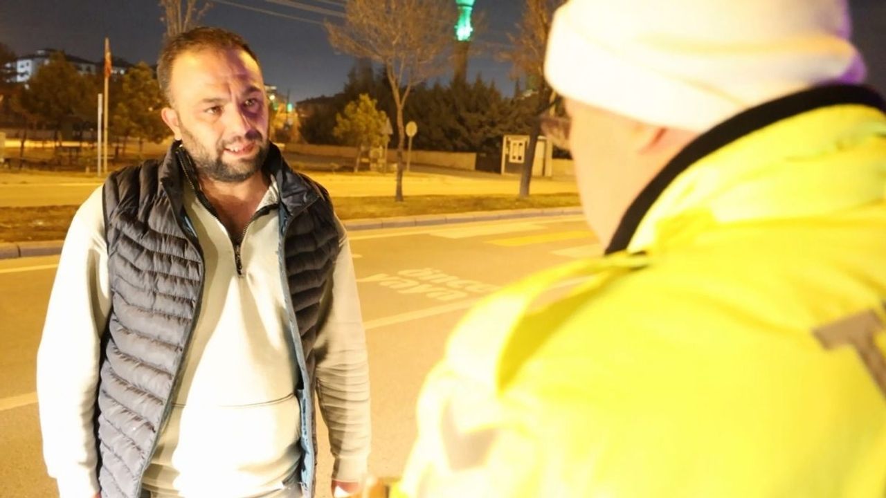 Aksaray’da hem ehliyetsizdi hem de çekme belgeli araçla yola çıktı: Cezadan kaçamadı