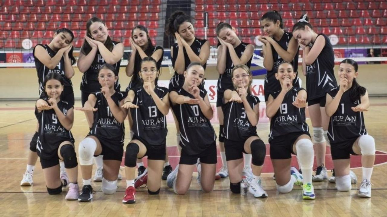 AURAN Erciyes Voleybol Kulübü Talas Gençlik Spor karşısında 3-0 hükmen galip