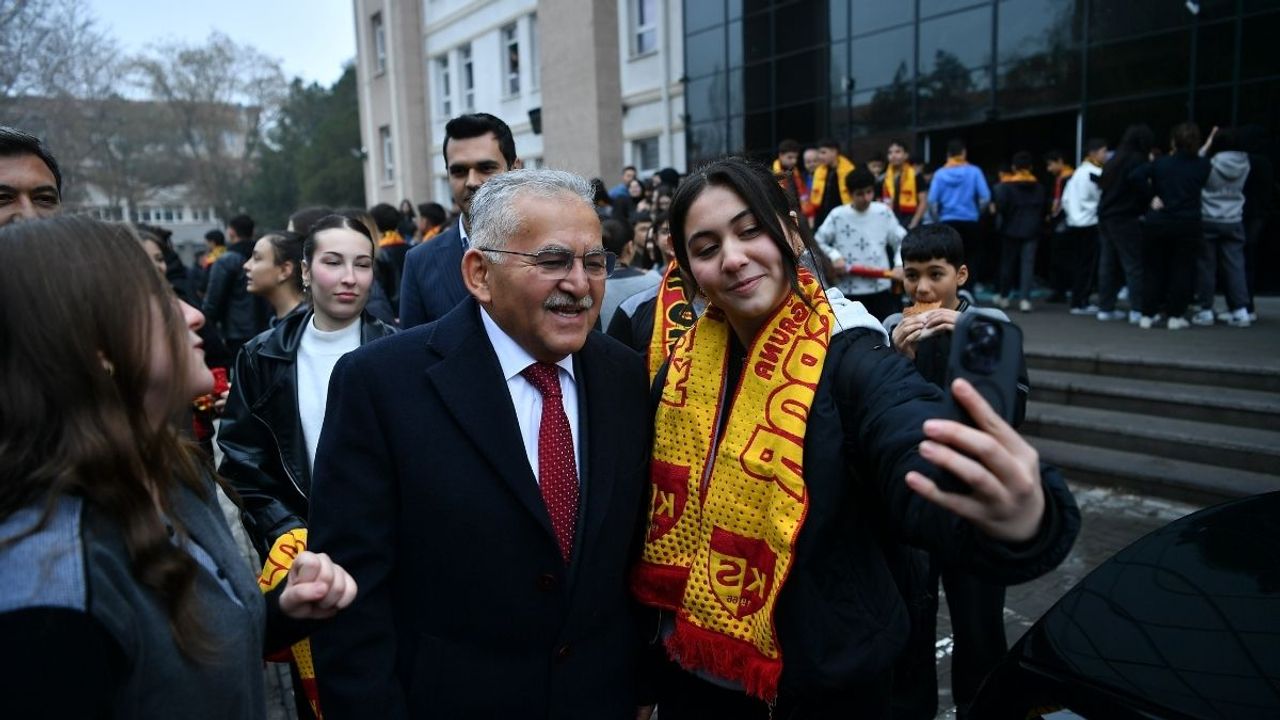 Başkan Büyükkılıç öğrencilere kariyer tavsiyeleri verdi