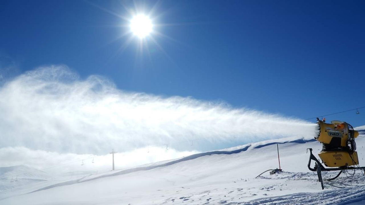Erciyes Kayak Merkezi’nde yeni dönem: Erciyes’te kar garantili kayak keyfi başlıyor