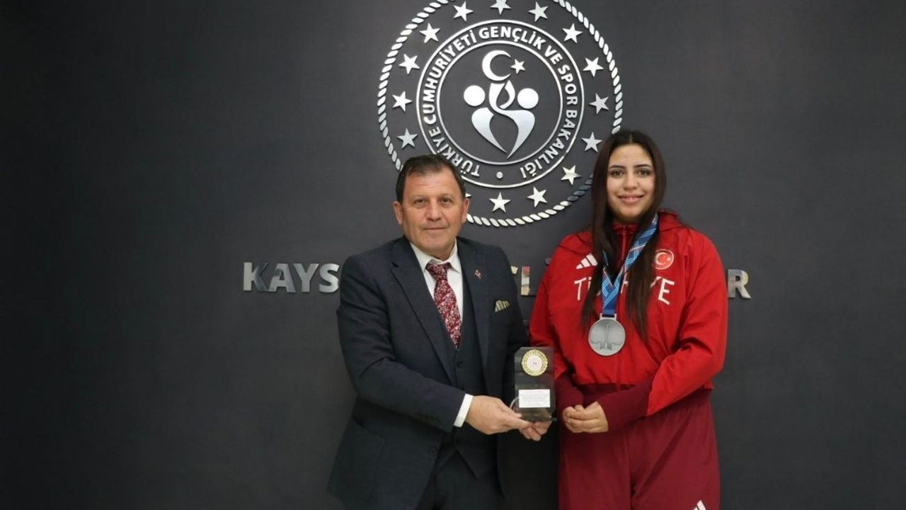 Kayserili Boksör Hikmet Gül Türkmen'den Avrupa zaferi