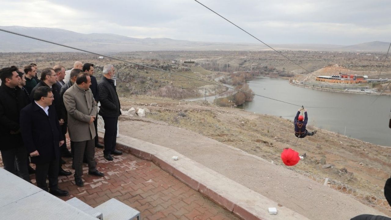 Vali Gökmen Çiçek ve Memduh Büyükkılıç'tan tam destek: İncesu zipline merkezi'ndeler