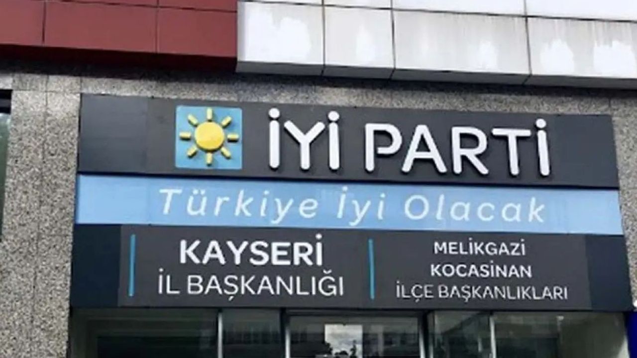 İYİ Parti Kayseri Teşkilatında kabuk değişimi: Tüm kadro yenilendi