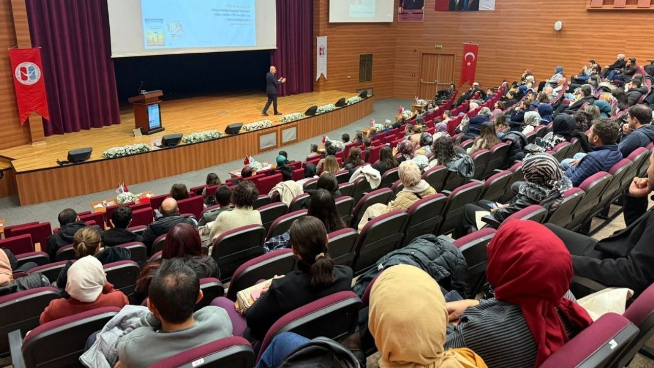 Kayseri Üniversitesi’nde ‘Çocuk ve ergenlerde intihar ve yas’ konferansı düzenlendi