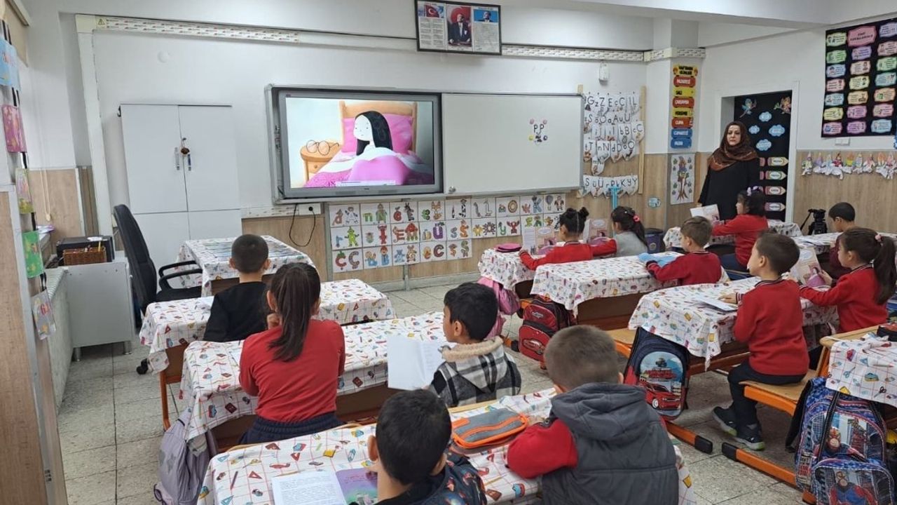 Kayseri’de ‘İlkokullar Birlikte Okuyor’ hikâye kitapları tanıtıldı